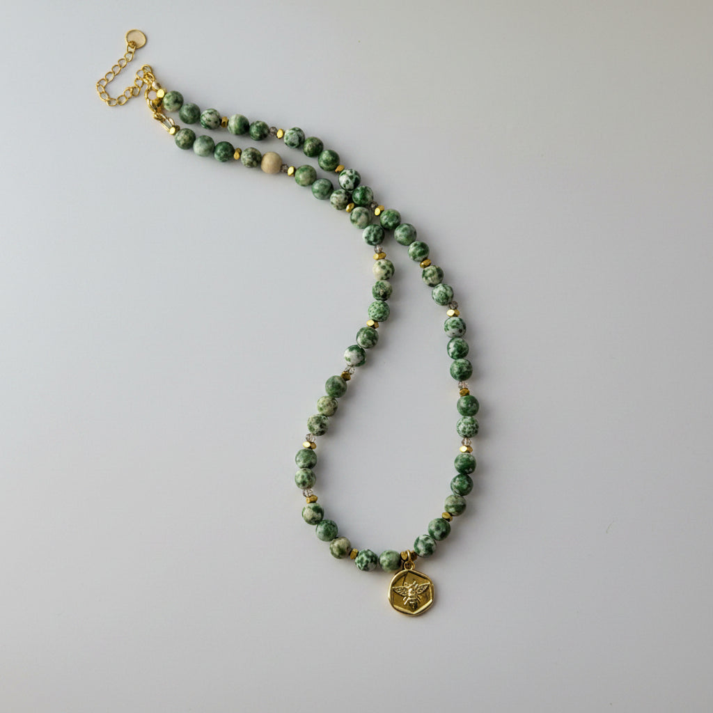 Green beads necklace with pendant