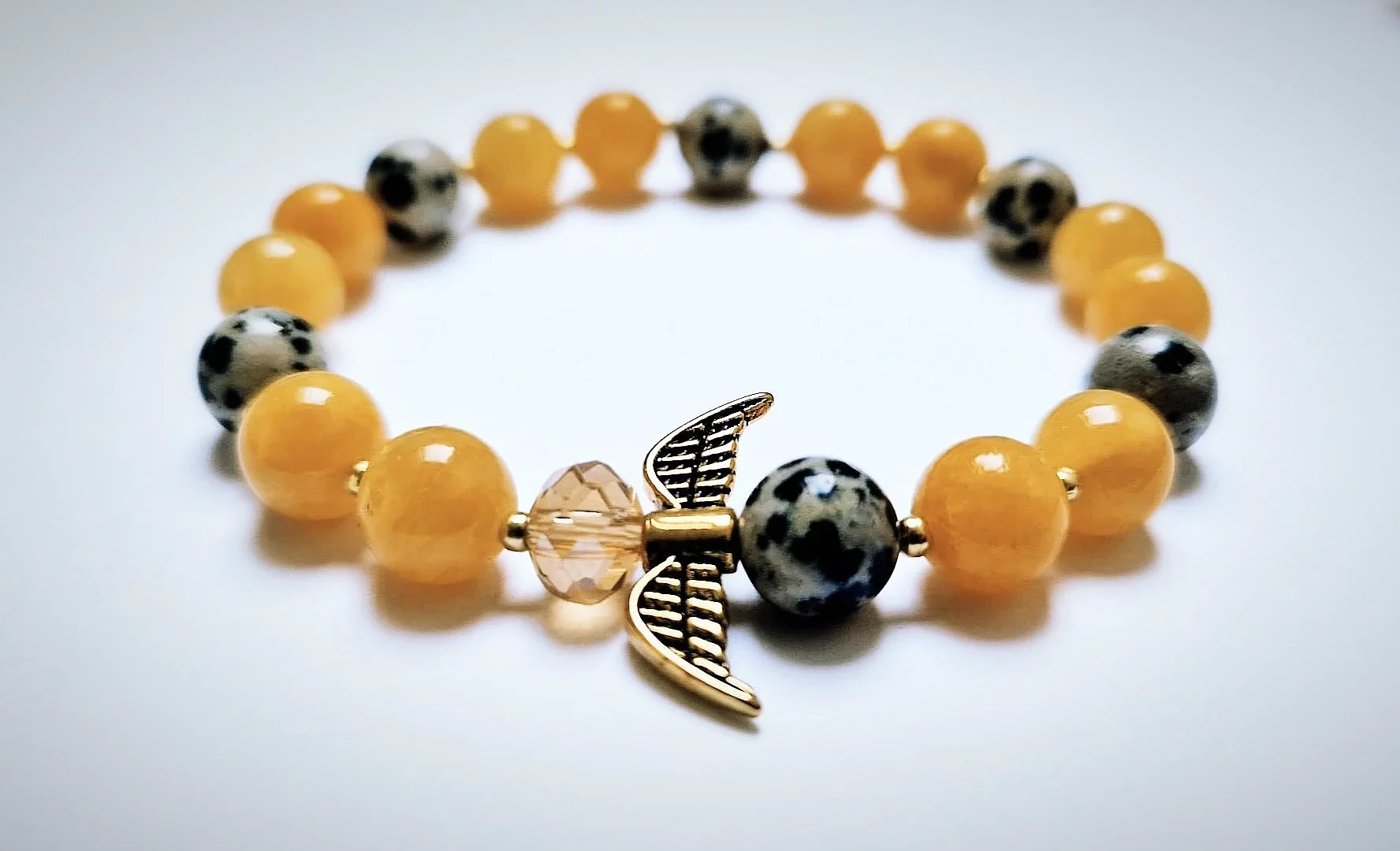 Yellow and spotted beads bracelet