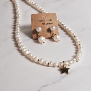 Pearls Necklace and earrings set