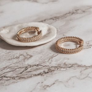 Round gold hoops earrings