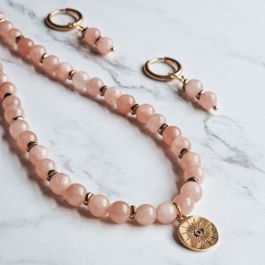 Pink jade necklace with pendant